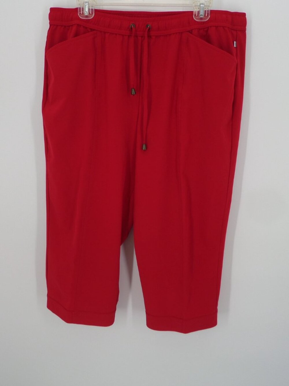 Chico's Zenergy Women's Fall Red Capris Pants Size 3 US 16
